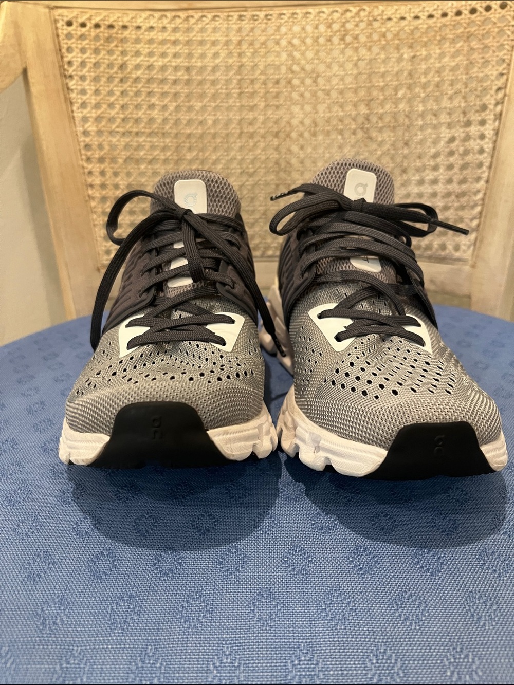 On Cloud Running Shoes Women’s Grey, Black and White - Picture 3 of 10